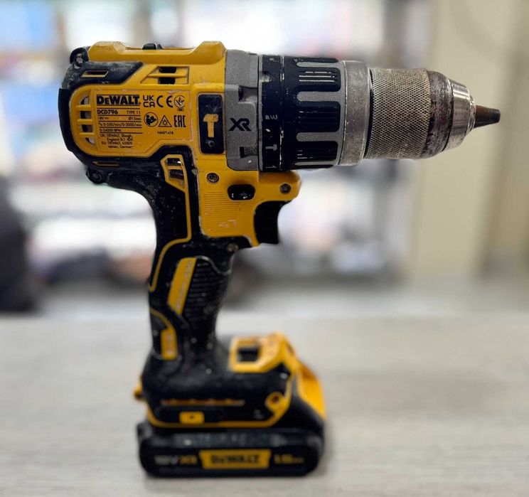 Ударен винтоверт DEWALT DCD796