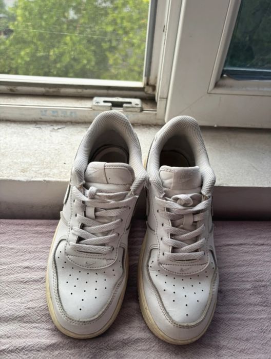 Adidasi Nike marimea 34