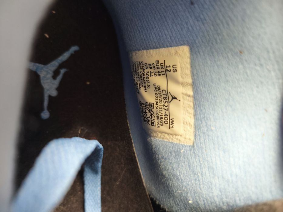 Jordan 4 University Blue