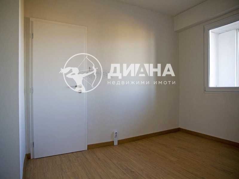 Продава се Тристаен апартамент в Пловдив, Кючук Париж - 64 кв.м за 1532 €/кв.м - Снимка #5