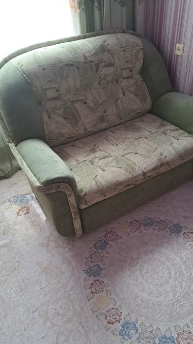 Продам маленький диван раскладной
