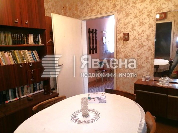 Продава се Тристаен апартамент в Дупница - 75 кв.м за 694 €/кв.м - Снимка #8