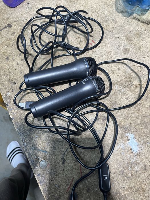 2 microfoane logitech