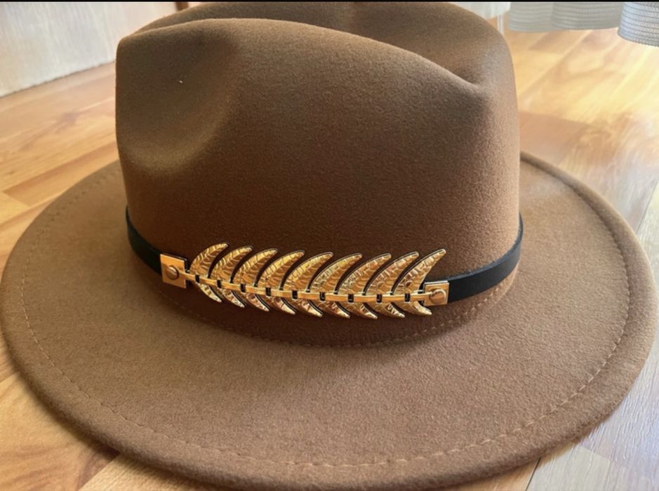 Pălărie damă cu detaliu