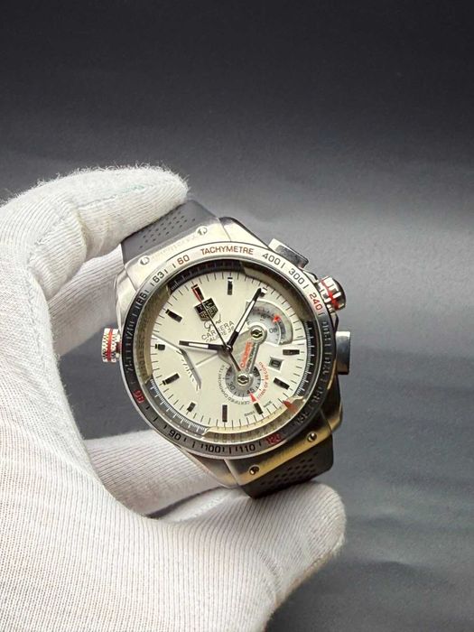 TAG Heuer Grand Carrera Calibre 36, Stainless Steel, White Dial on Black Rubber Strap — 43mm