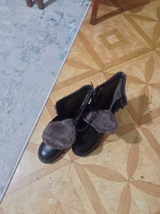 Ботинка герцы новый