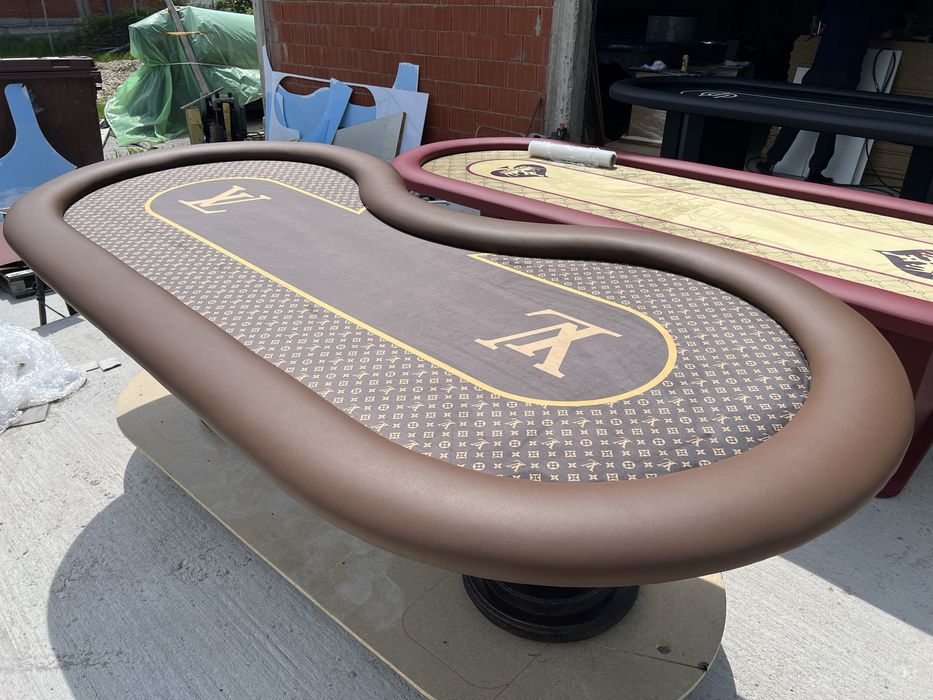 47 mese poker stoc noi si second hand pe CustomTables.eu #mesepoker #masapoker #scaunepoker #jetoanepoker