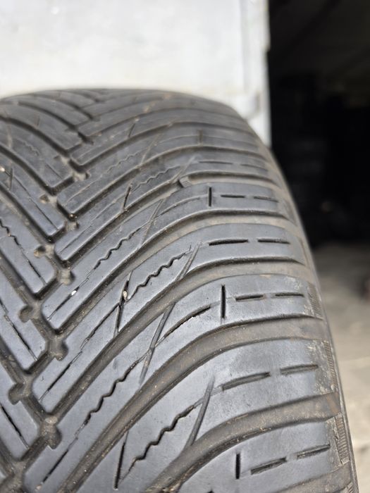 2 бр. всесезонни гуми 225/50/18 Maxxis DOT 2522 5,5 mm