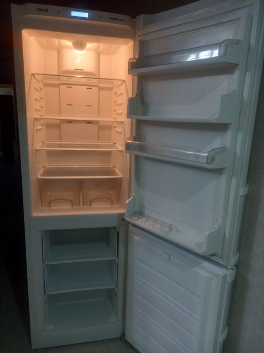 Холодильник "Атлант " б/у.