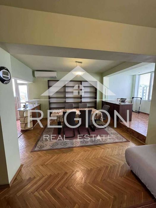 Дава се под наем Тристаен апартамент в Варна, Център - 130 кв.м за 800 € - Снимка #4