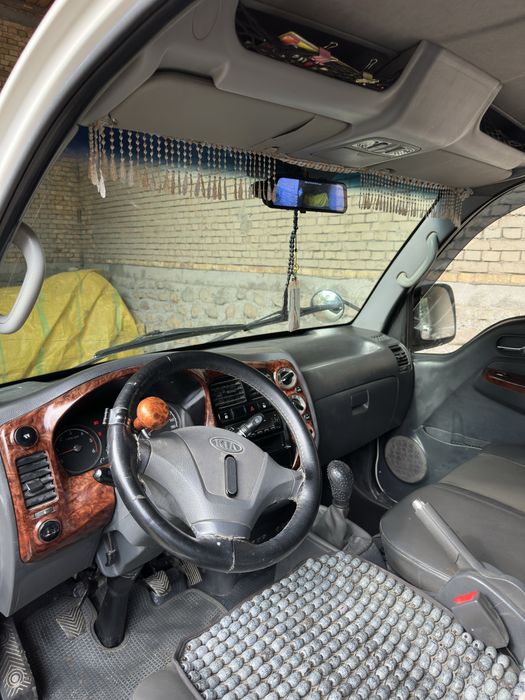 Kia Bongo 2008. Ideal.