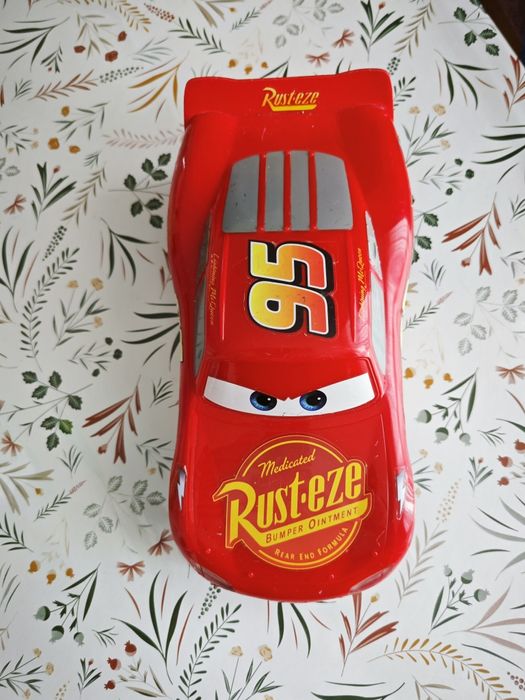 Музикална Маккуин светкавицата кола