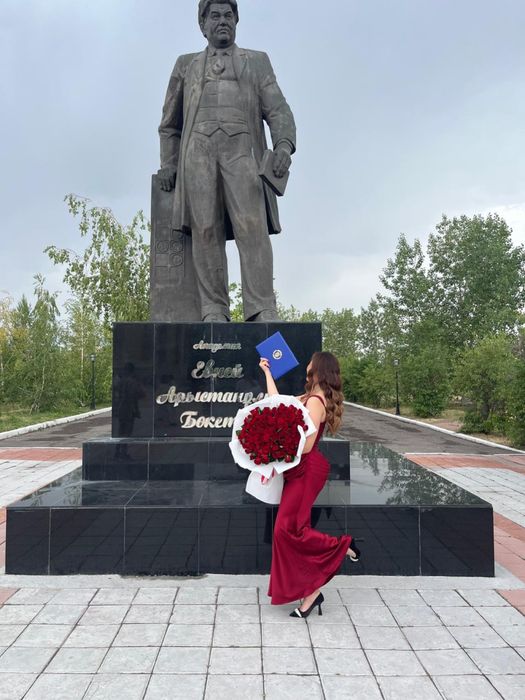 Вечерние платье бордовый