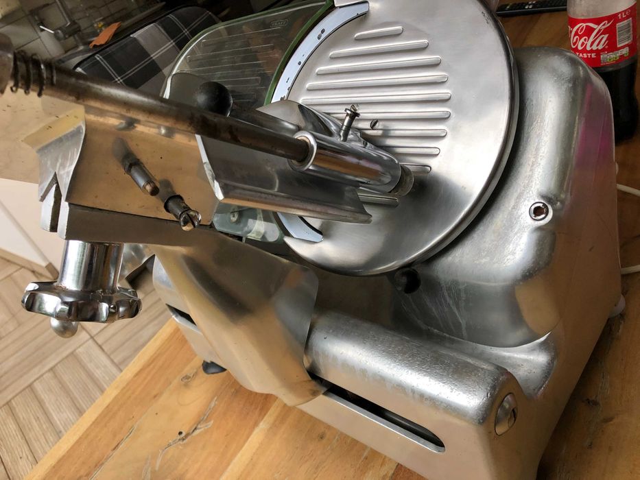 Професионална резачка за месо/колбаси Graef