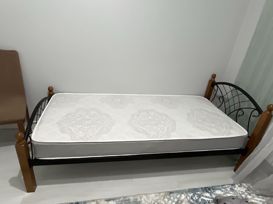 Продается кровать односпальняя