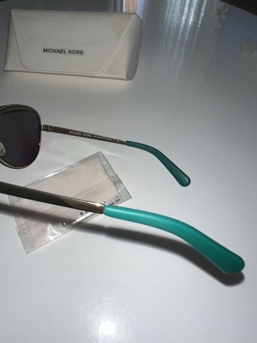 Оригинални слънчеви очила Michael Kors Chelsea