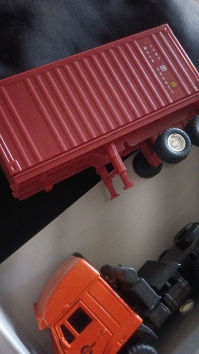 Игрушка Камаз Контейнеровоз 1/43