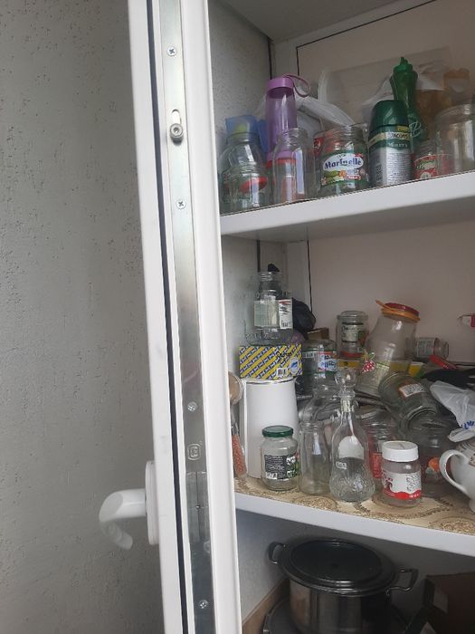 Продаю встроенную шкаф для балкона