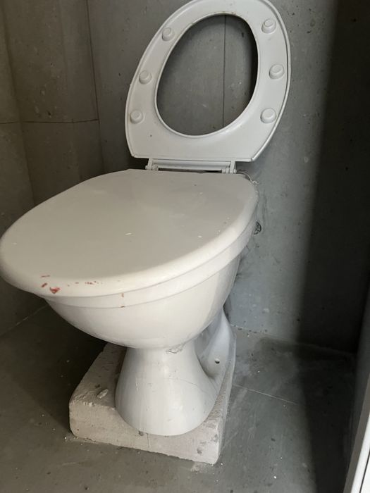 Унитаз для рабочих козел