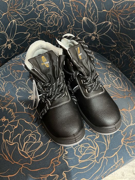 Продам ботинки рабочие