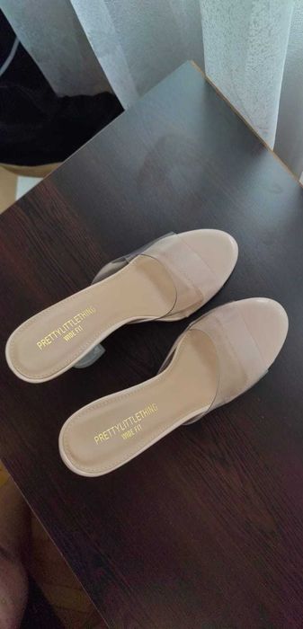 Дамски чехли PRETTYlittleTHING.     Сандали 36.5