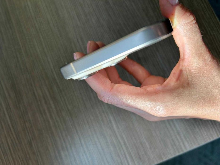Iphone 16 PRO 256GB desert titanium stare impecabila-3500 RON