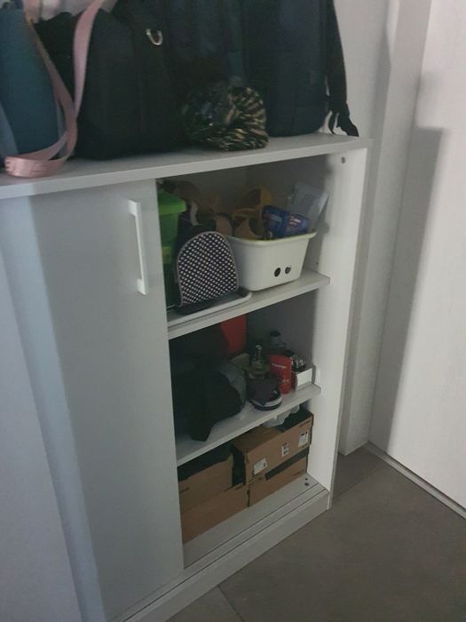 Dulap alb glisant