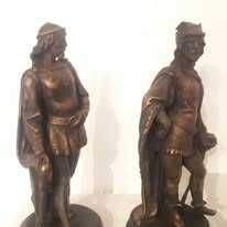 Statuie Rege medievala din samota