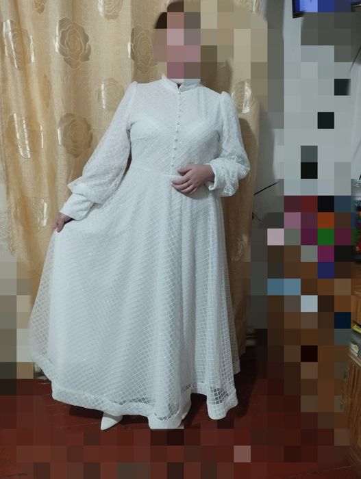 Продам женские платья