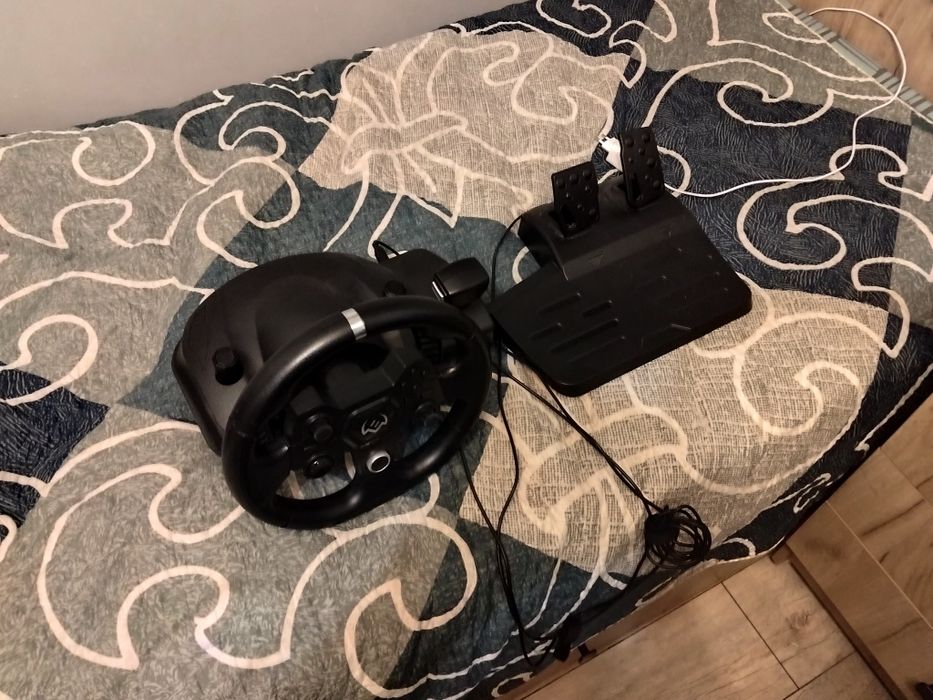 Продам игровой руль Swen
