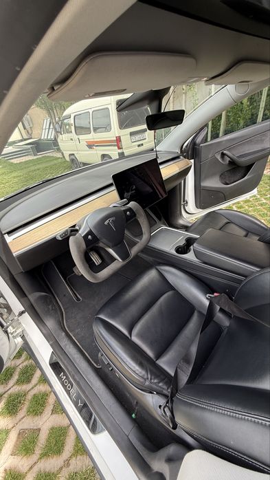 Tesla Model Y Long Range 2022 (USA)