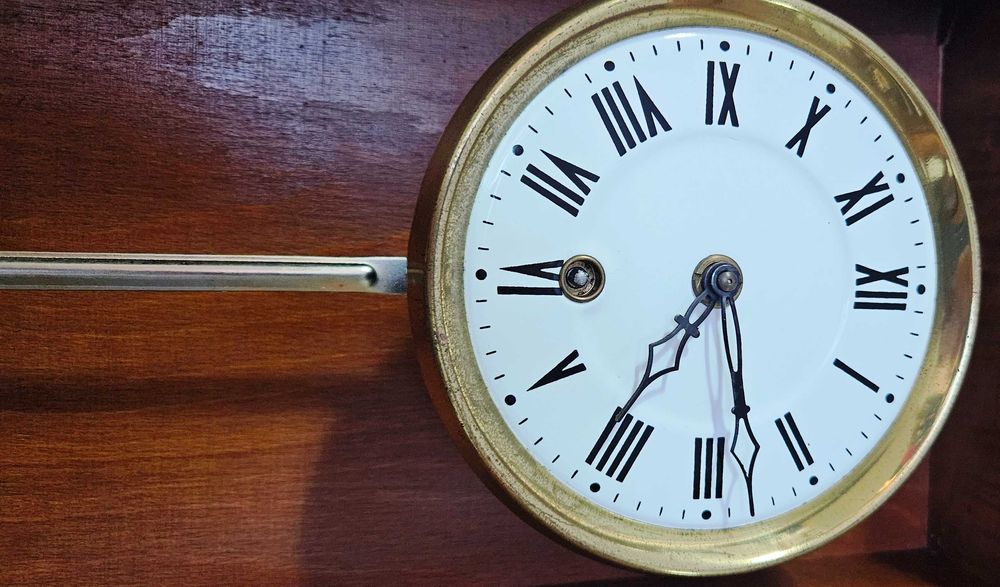 Ceas de perete cu pendula Victoria