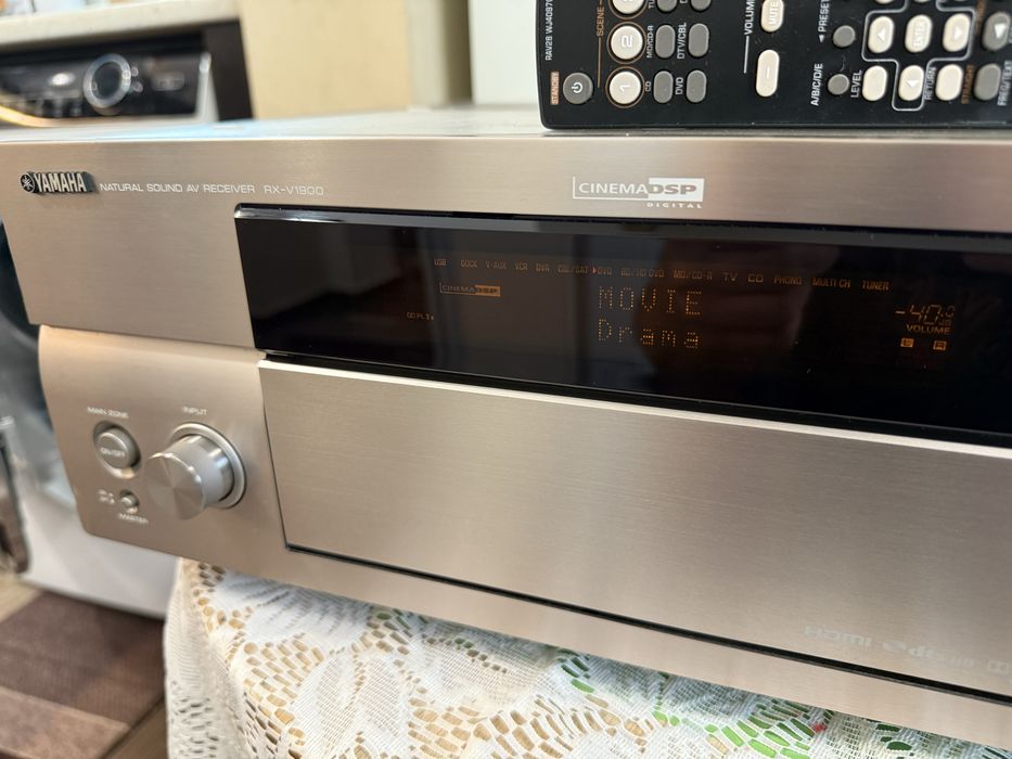Yamaha RX-V1900 usb Hdmi