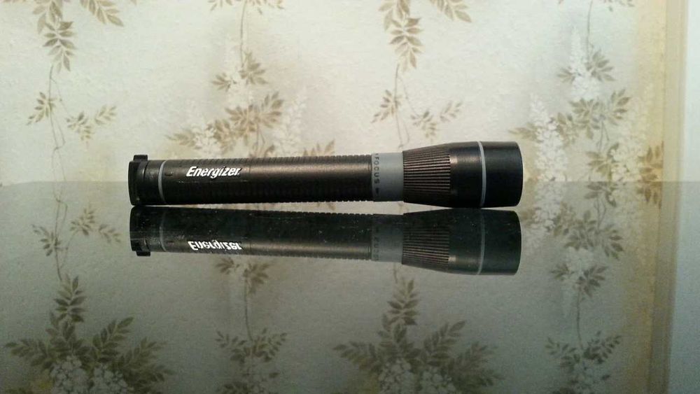 Фонарь  - фирменный фонарик Energizer