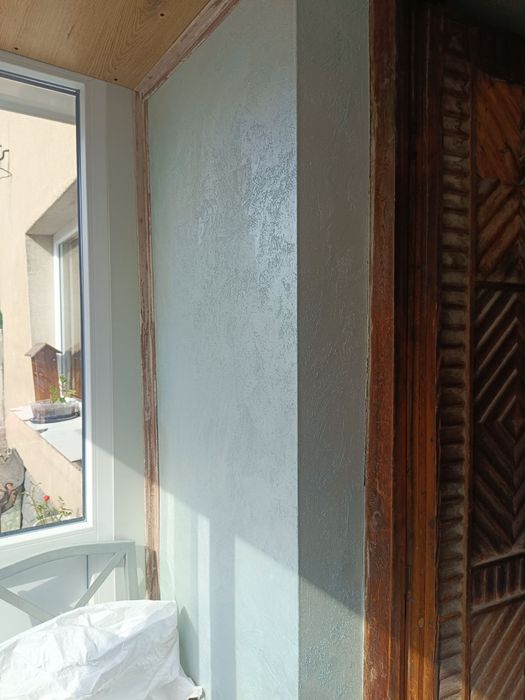 Просторна триетажна къща с голям двор в с. Дивотино, обл. Перник