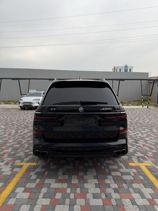 2020  BMW X7 M50i