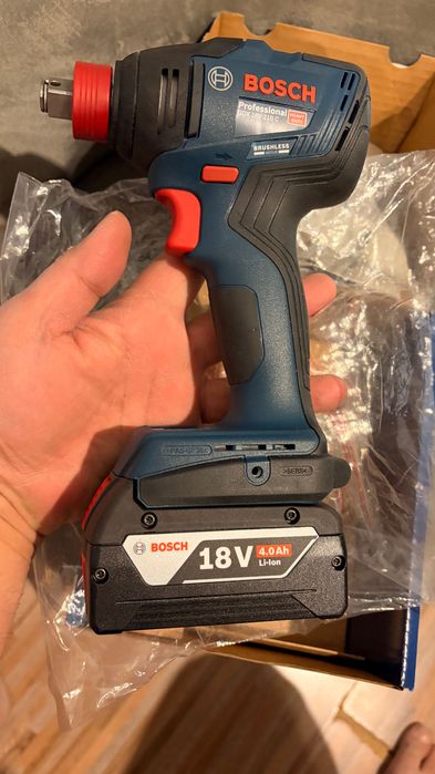 Чисто нов винтоверт (impact) BOSCH gdx 18v 210 c
