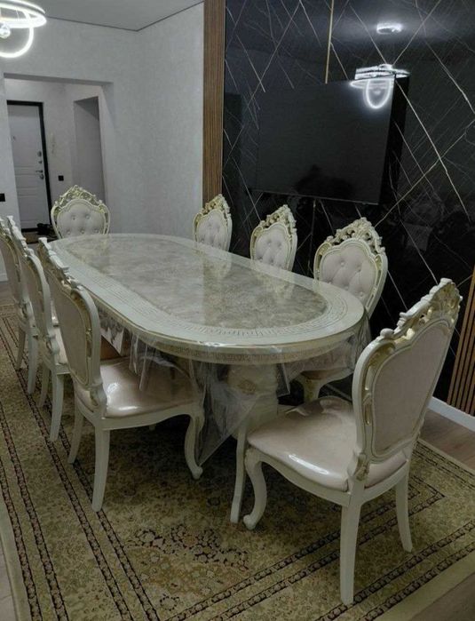 Стол и стулья Малайзия