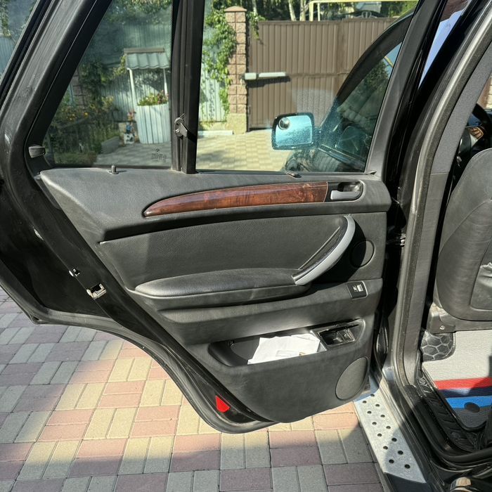 Продам BMW X5 E53 2005г. M54B30, автомат