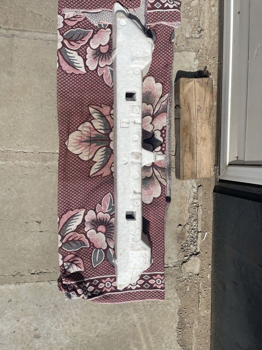 Наполнитель бампера на Тойоту РАВ4