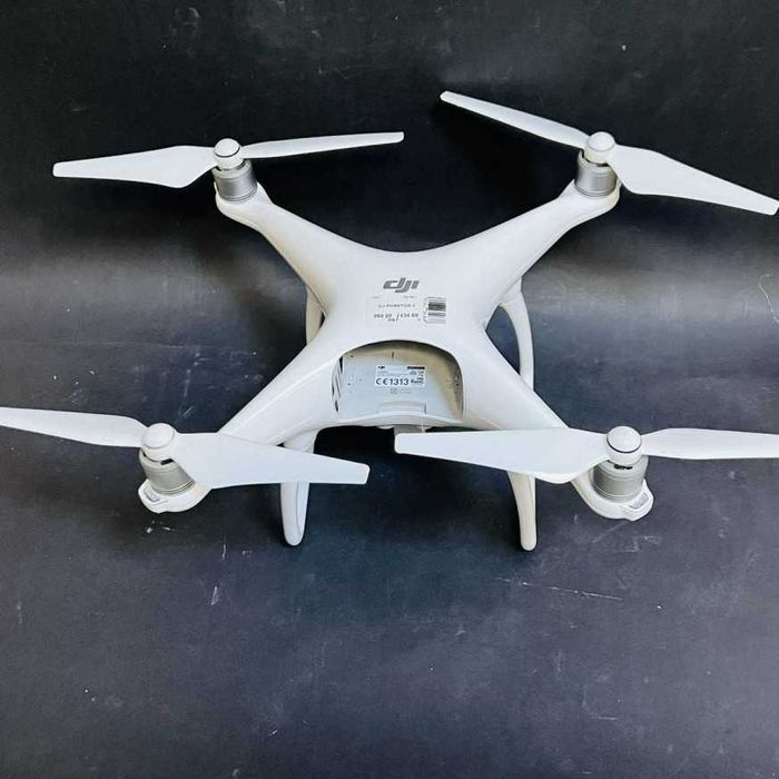 Дрон DJI Phantom 4