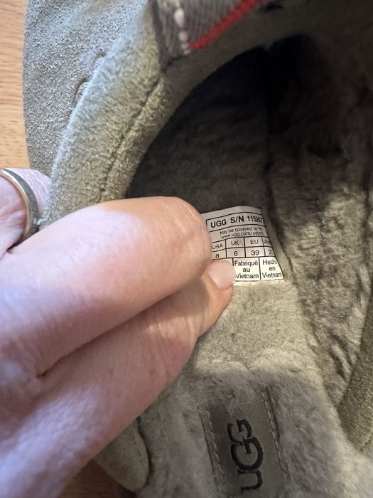 Papuci UGG platforma