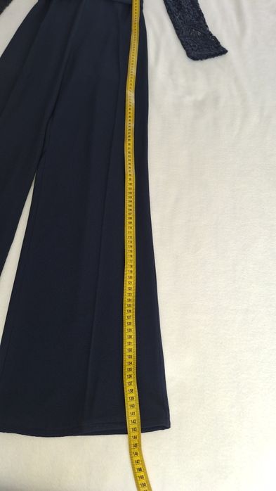 Salopetă Elegantă – Dantelă Prețioasă & Pantaloni evazați