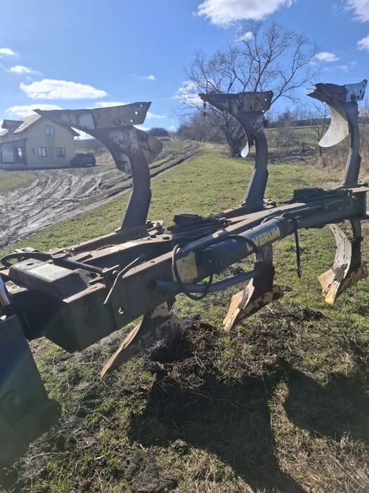 Vând plug reversibil 3 brazde