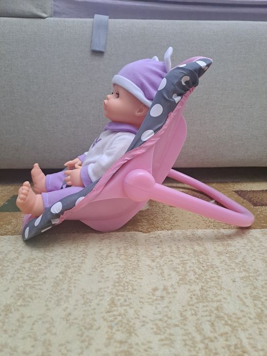 Продам куклу в переноске