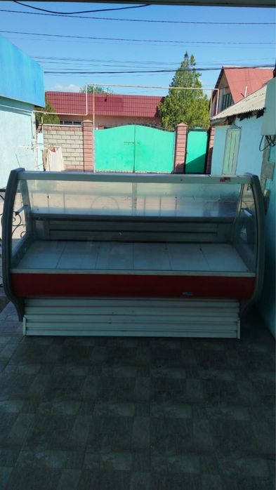 Продам холодильник витринный