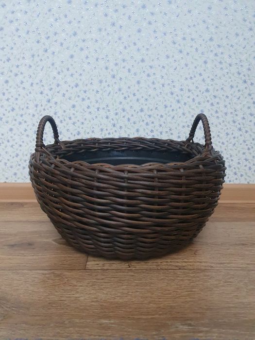 Кашпо из ротанга