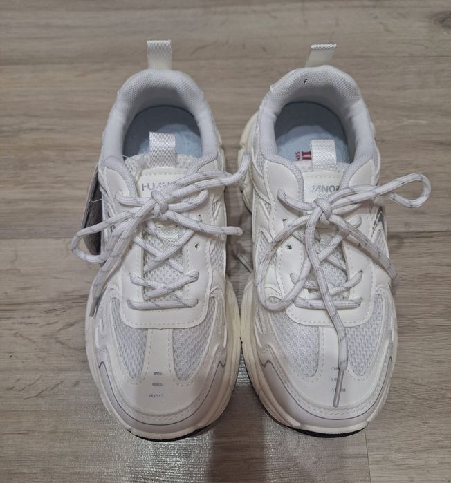 Кроссовки женские белые