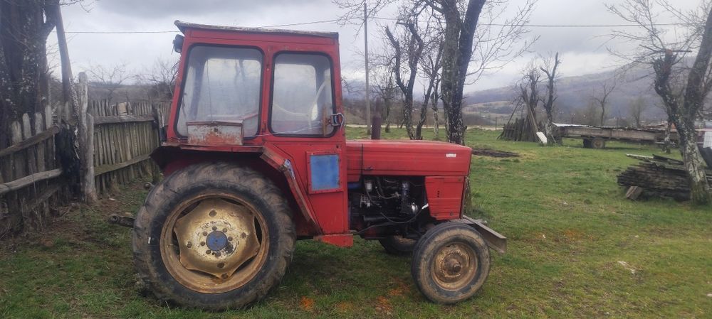 Vând sau schimb cu autoturism de teren cu ladă!