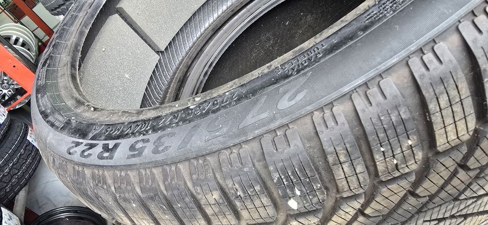 275 35 22 зимни гуми 1+1 бр Pirelli
